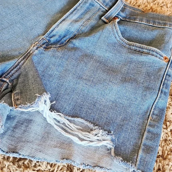 Levis's lightweight distressed jean shorts womans size 25 - Picture 11 of 11